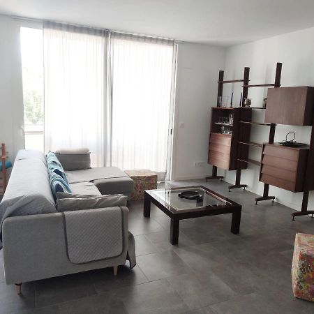 Apartment Close To The Beach With Free Parking Бадалона Экстерьер фото