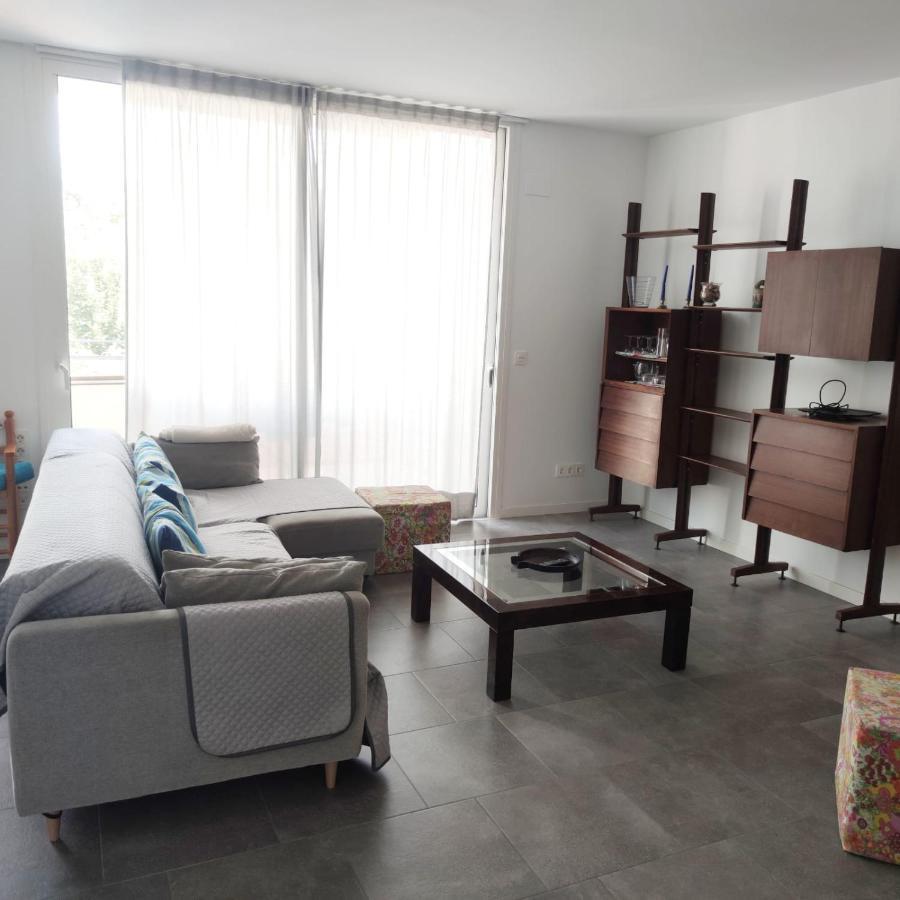 Apartment Close To The Beach With Free Parking Бадалона Экстерьер фото